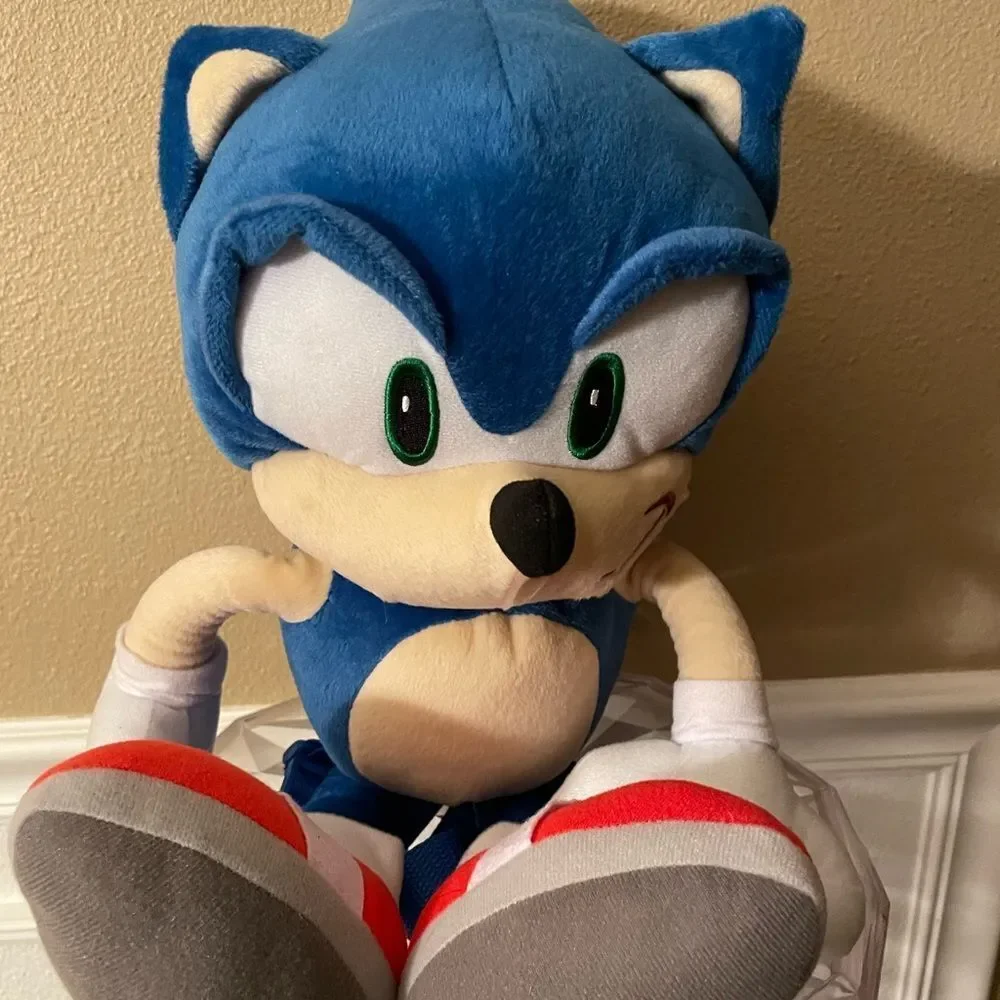 Sonic The Hedgehog 18 Inch Plush Backpack New Condition!